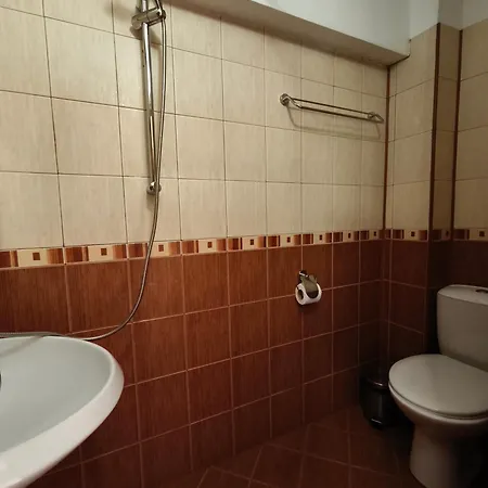 Ivan's Gest Hause *